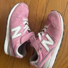 ニューバランススニーカーの画像
