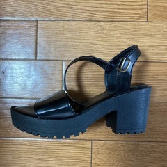 GRLサンダル黒の画像