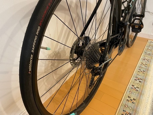 Bianchi OLTRE XR3 DISC メトロン5D アルテグラ　11s