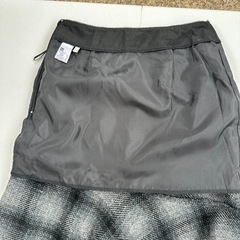 ＧＵ　アシンメトリーフレアスカート　グレー系チェックの画像