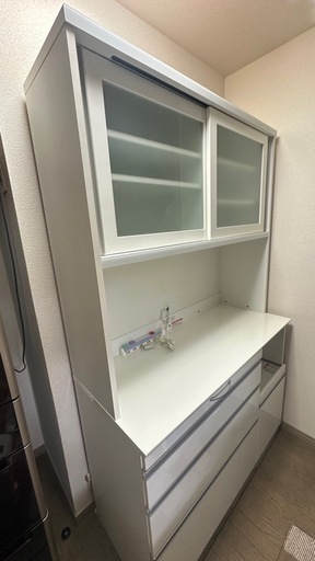 キッチンボード　幅120cm、高さ200cm