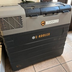 中古　アウトドア　車載冷蔵庫　62L62Lの画像