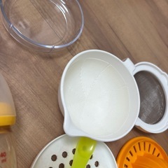 哺乳瓶と離乳食の食器やすりばちの画像