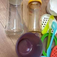 哺乳瓶と離乳食の食器やすりばちの画像