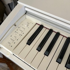 電子ピアノ　カシオ　椅子付きの画像
