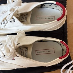 Tommy Hilfiger キャンバススニーカー ホワイトの画像