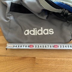 adidasボストンバックの画像