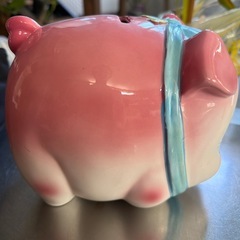 豚の貯金箱の画像