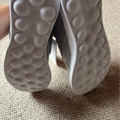 63、Reebok 靴　スニーカー　ランニングシューズの画像