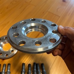スペーサー10㎜2枚とロングボルト10本の画像