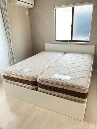 【値下げ】クイーンベッド　ベッドフレーム&マットレス