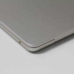 【現状品】MacBook Air（M2,2022）256GB/8GB〈MLY13J/A〉⑤の画像