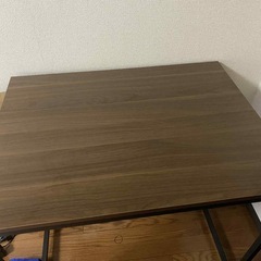 勉強机と椅子の画像