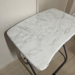 折りたたみテーブル　デスク　の画像