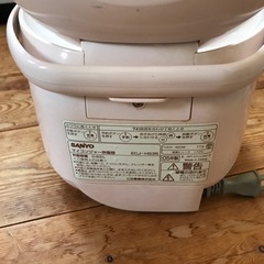 サンヨー　炊飯器　3合の画像