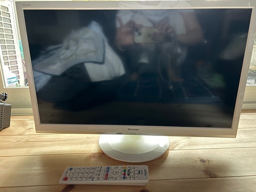 シャープ　可愛い　白いテレビ
