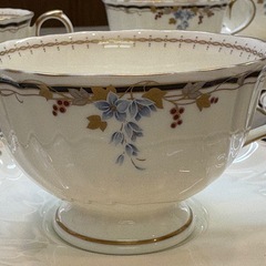 NARUMI Bone China ティーカップ➕ソーサー5つセットの画像