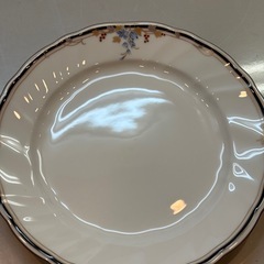 NARUMI Bone China ティーカップ➕ソーサー5つセットの画像
