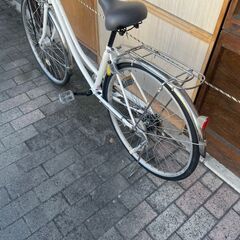 リサイクルショップどりーむ荒田店　No530 自転車　シティサイクル　２７インチ　ギア切り替え付き♪　LEDオートライト付き　鍵付き♪　の画像