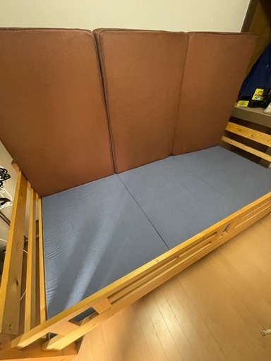 木製
シングルベッド