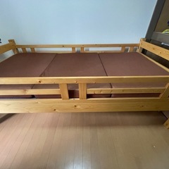 木製
シングルベッド　の画像