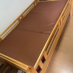 木製
シングルベッド　の画像