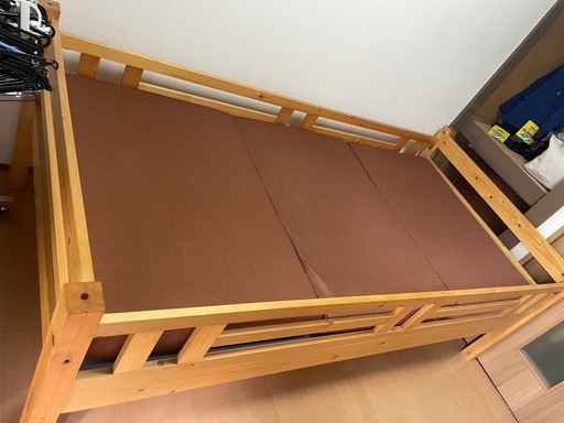 木製
シングルベッド　