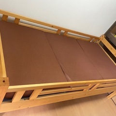 木製
シングルベッド　の画像