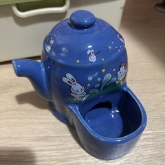 にゃんとも清潔トイレと水入れ
　の画像