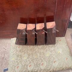 大きい座卓です。とても古いものですの画像