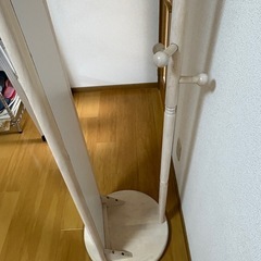 美品★ミラー付き回転ハンガーラックの画像