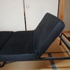 折り畳み　ベッド　枕部分　可動(手動で約９０度ぐらいまで）の画像