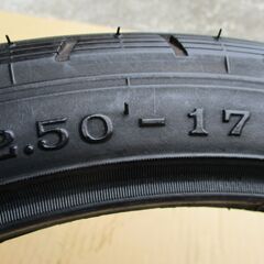 新古品、カブタイヤ、2.50-17  前輪用の画像