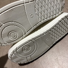 白スニーカーの画像