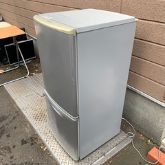 【0円無料でお譲りします】2007年製　冷凍冷蔵庫(2ドア) 容量135ℓ 一人暮らしサイズ NR-TB142Jの画像