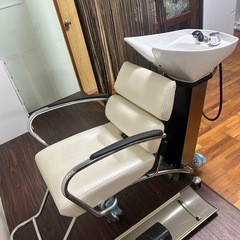 シャンプー台　イスの画像