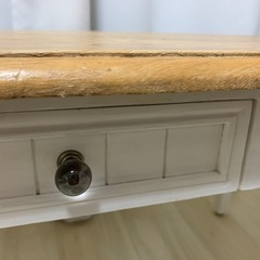 シャビーシックな机の画像