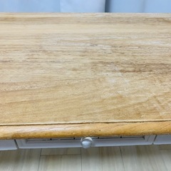 シャビーシックな机の画像
