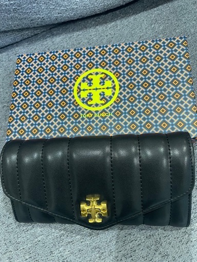 Tory Burchブラック財布