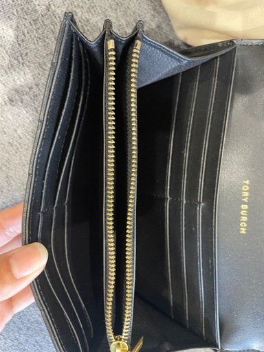 Tory Burchブラック財布
