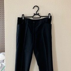 ブラックのパンツの画像