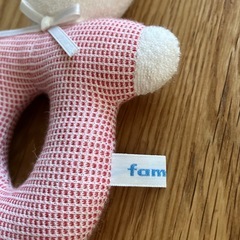 定価2750円　familiar ウサギ型ラトル　がらがらの画像