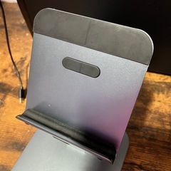 SATECHI タブレット　スマホスタンド シルバーの画像