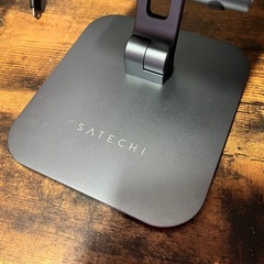 SATECHI タブレット　スマホスタンド シルバーの画像