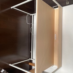 机　作業デスクの画像