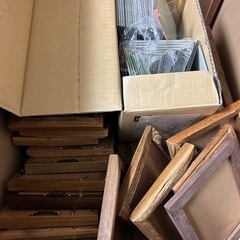山のように額縁やフォトフレームございます❗️まとめ買い大幅値引き致します。の画像