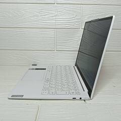 Yoga Slim 7I Carbon　　2.5K液晶　人気モデル　laptop　の画像