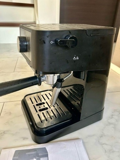 DeLonghi エスプレッソ、カプチーノマシン 黒　美品