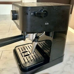 DeLonghi エスプレッソ、カプチーノマシン 黒　美品の画像