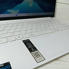 Yoga Slim 7I Carbon　　2.5K液晶　人気モデル　laptop　の画像